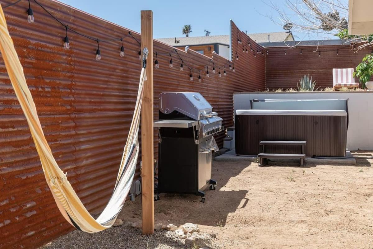 Joshua Tree - Le Tout Petit W Hot Tub Exterior foto